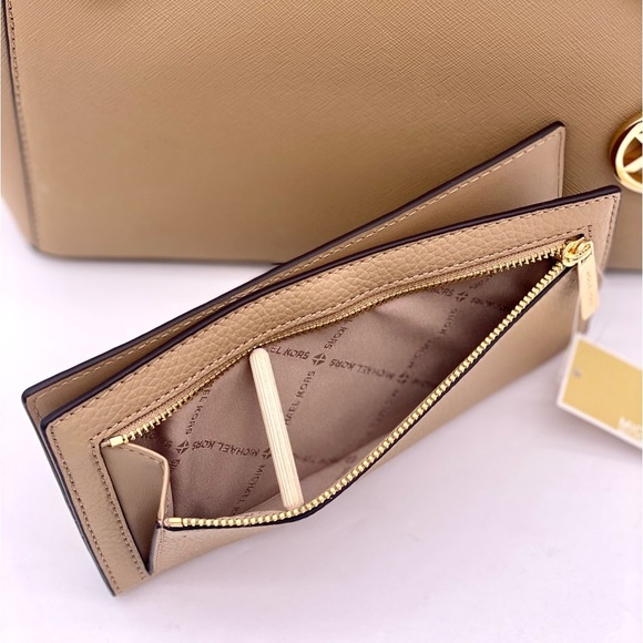 MICHAEL KORS CHARLOTTE LARGE TOP ZIP TOTE AND Wallet Set - Picture 5 of 10